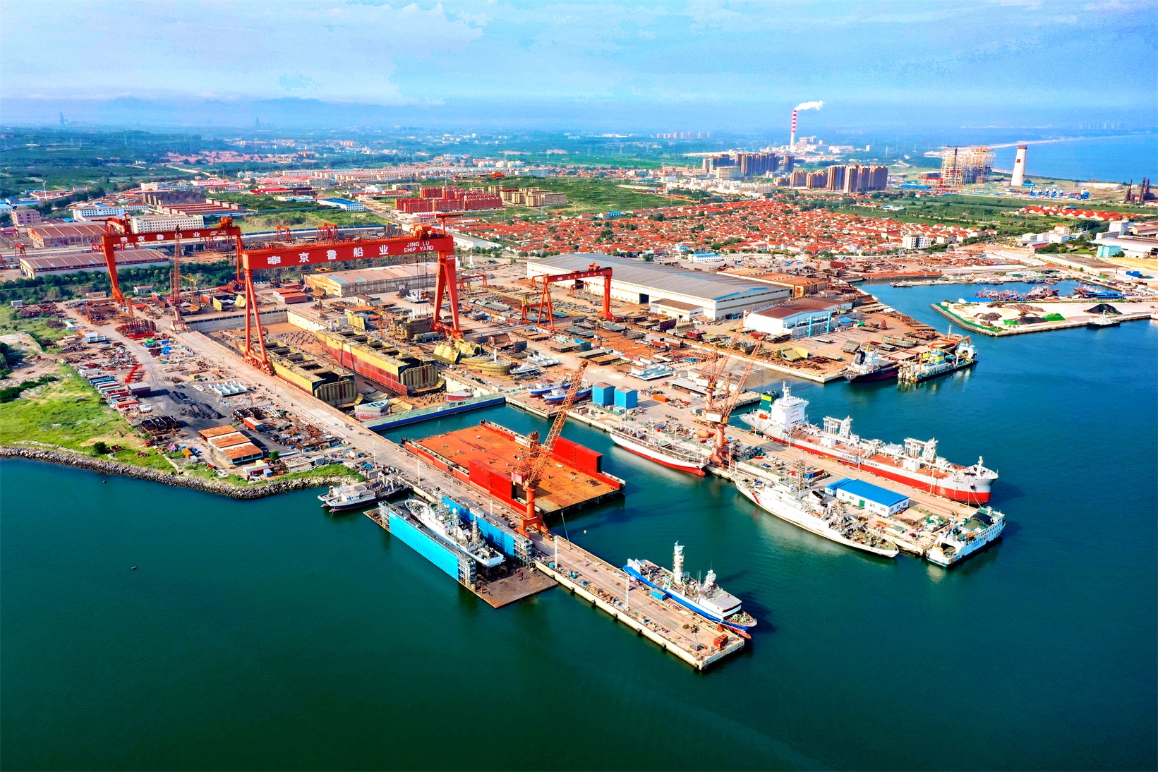 蓬莱京鲁船业30万吨级船坞工程