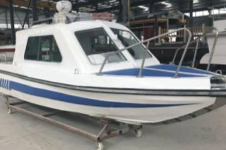 590 full and half-top official boat